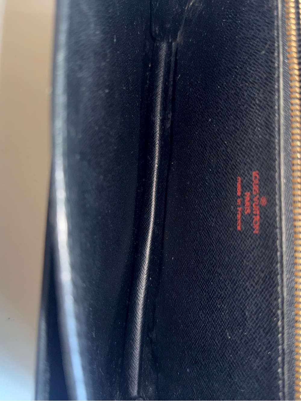 Authentic Louis Vuitton Epi Serie Dragonne Clutch – Black Noir (M52612 - Picture 13 of 16